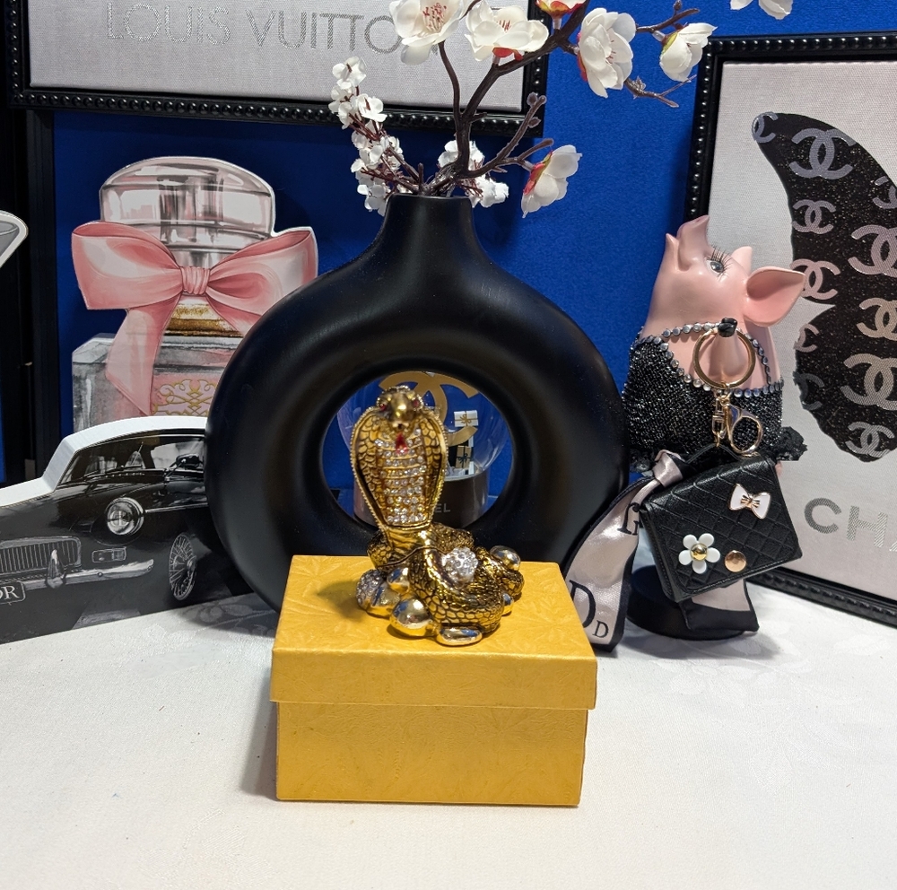 Mother Cobra Jewelry/Trinket Box With Crystal Embellishments 🔥🔥